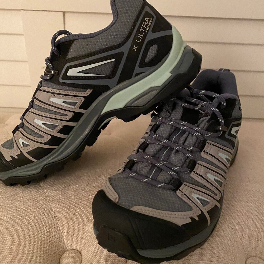 Salomon X Ultra Pioneer Women's Waterproof Hiking Shoes size 6 Like New!